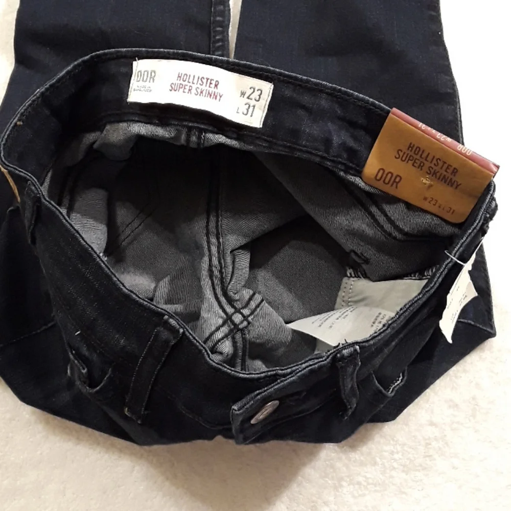 🆕️Hollister Super Skinny Jeans. Women's Size: Waist 00R/23x31 Inseam.
